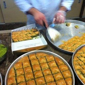 Hürriyet, Eşsiz Lezzetleri Sıraladığı Haberde Koçak Baklava'ya Yer Verdi